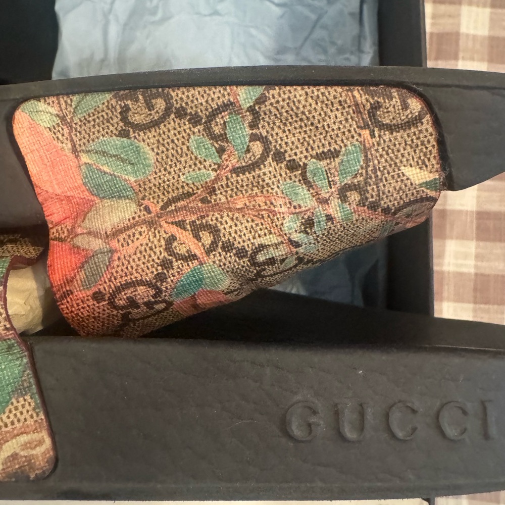 Gucci Tian Print Sllide - Picture 7 of 9
